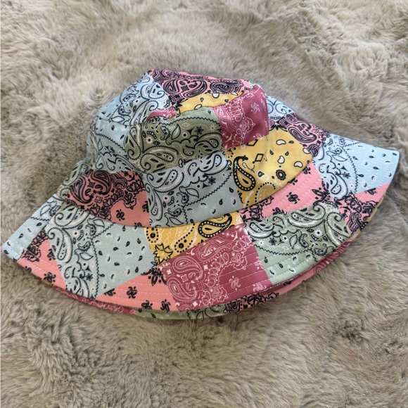 Patchwork Paisley Bandana Print Bucket Hat - Multicolor (Unisex) - Picture 2 of 3